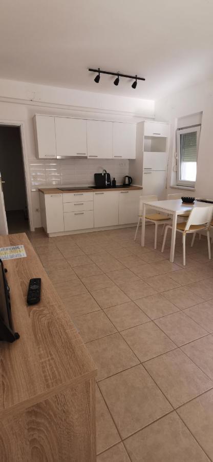 Apartments Katarina Stara Novalja Eksteriør bilde